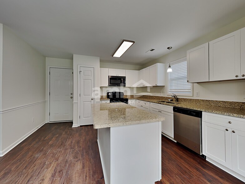 Building Photo - 1856 Planters Walk Dr