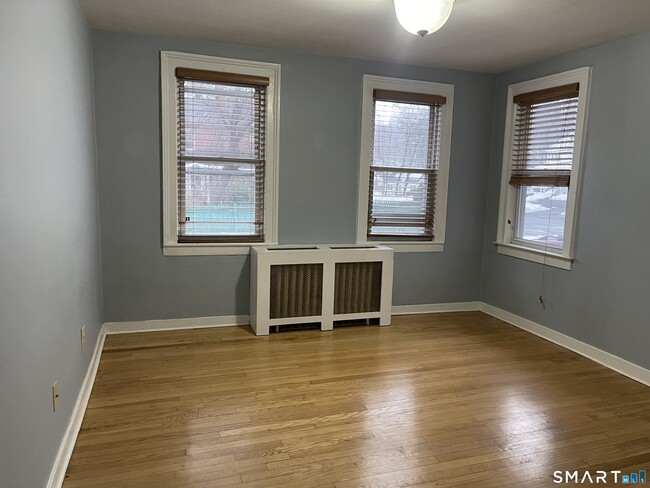 Building Photo - 80 Grassy Plain St