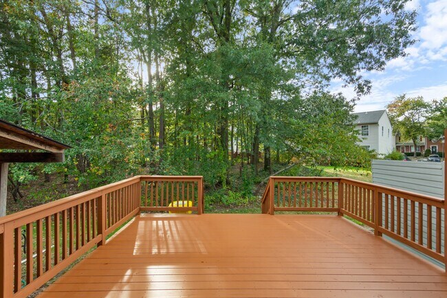 Building Photo - 207 Langdon Farm Cir