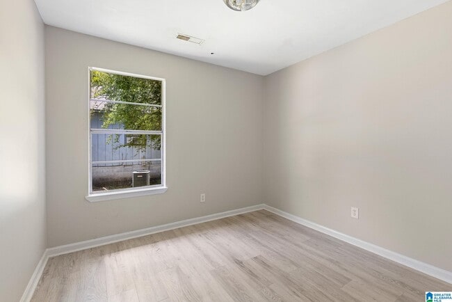 Building Photo - 63 Bluebell St