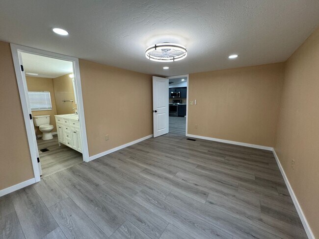 Building Photo - Newly Remodeled 3 Bedroom Manufactured Home in Suwannee County