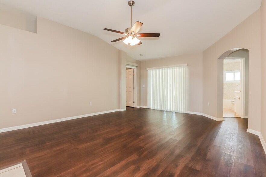 Building Photo - 1616 Hulett Dr