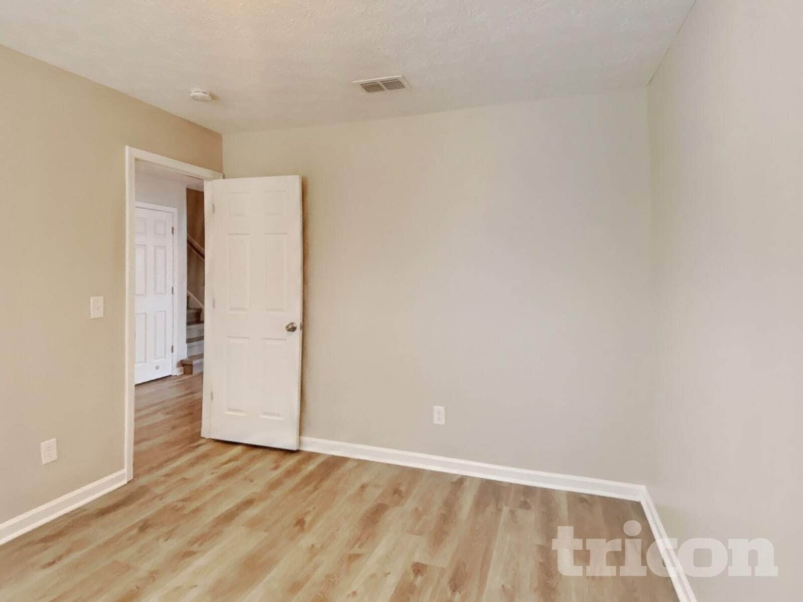 Building Photo - 904 Grand Oak Dr