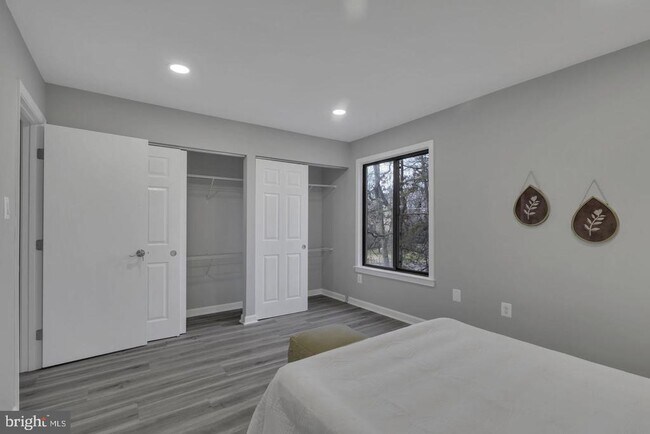 Building Photo - 10422 Woodbury Woods Ct