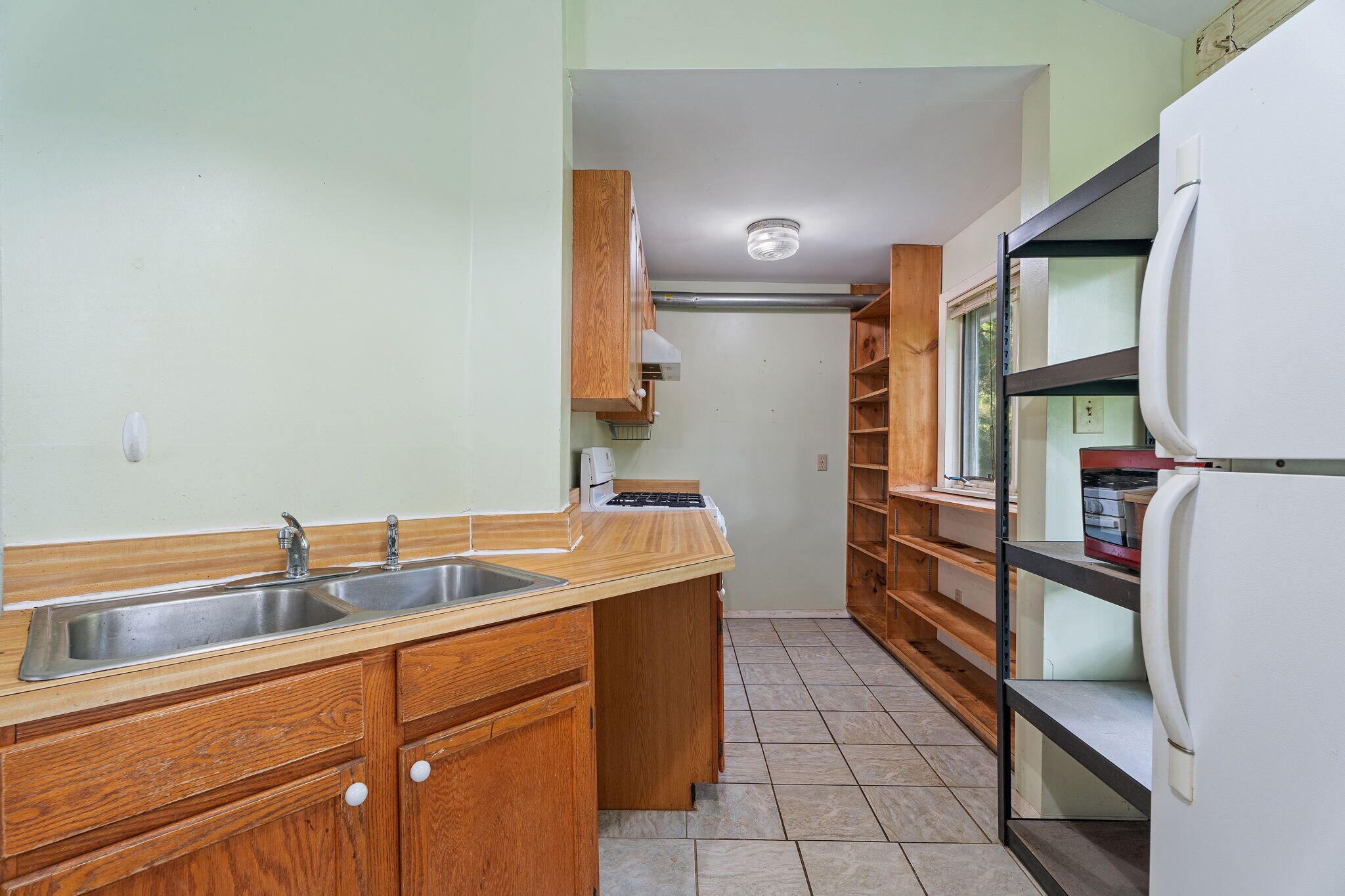 Building Photo - 402 University Ave