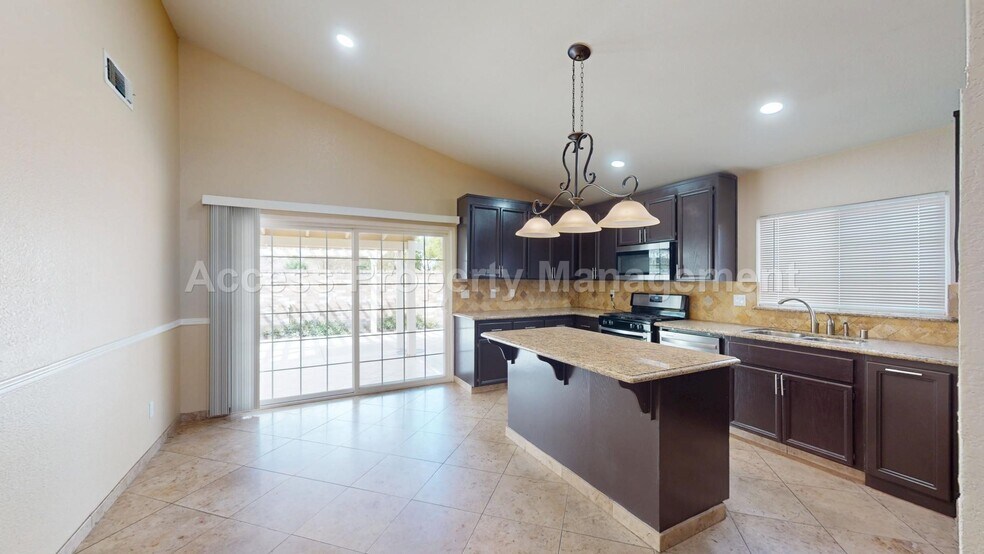 Building Photo - 2141 Norik Dr