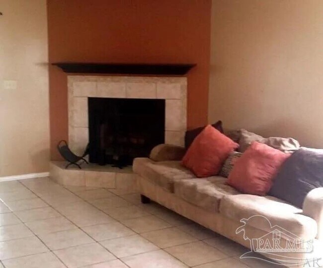 Building Photo - 1500 E Johnson Ave