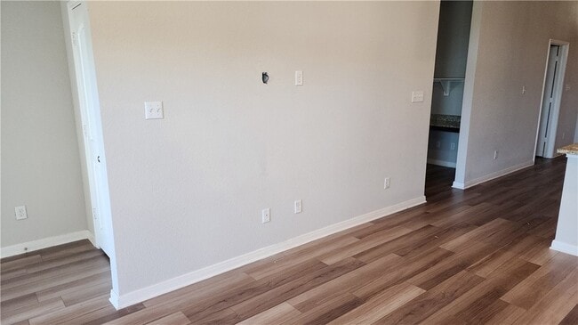 Building Photo - 2006 Theresa Dr