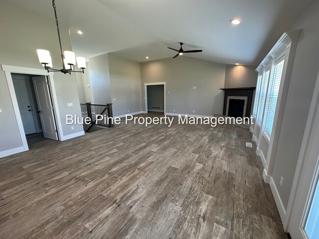 Building Photo - 679 Sterling Dr
