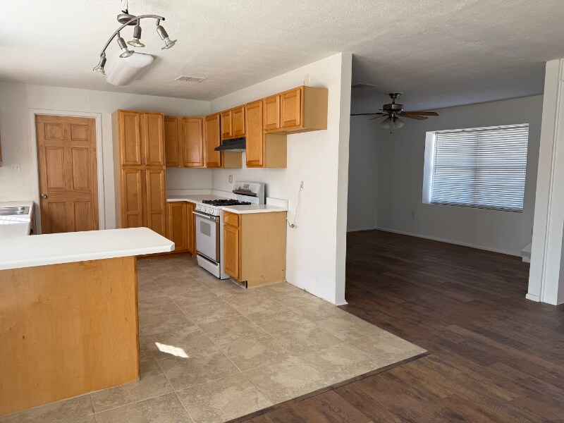 Building Photo - 2716 Beechwood St