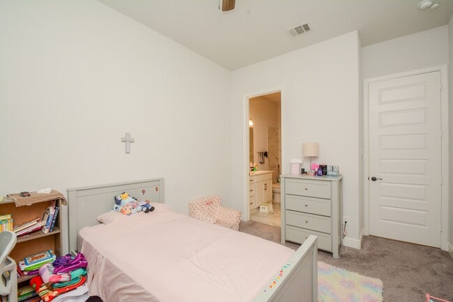 Building Photo - 11947 Gramina Way