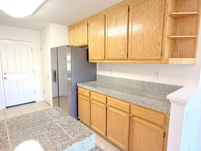 Building Photo - BEAUTIFUL BRIDGES END TOWNHSE, NEAR PARKS, GOLF COURSE, COYOTE CREEK ELEMENTARY !