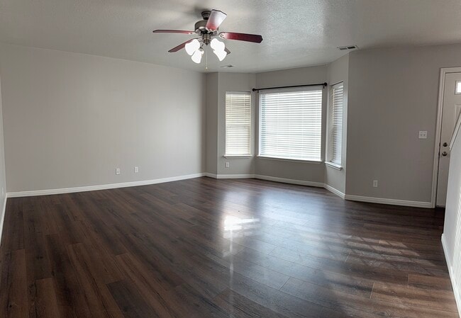 Building Photo - 616 Trejo St