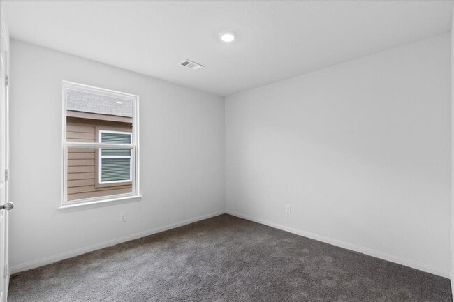 Building Photo - 625 Riverdale Dr
