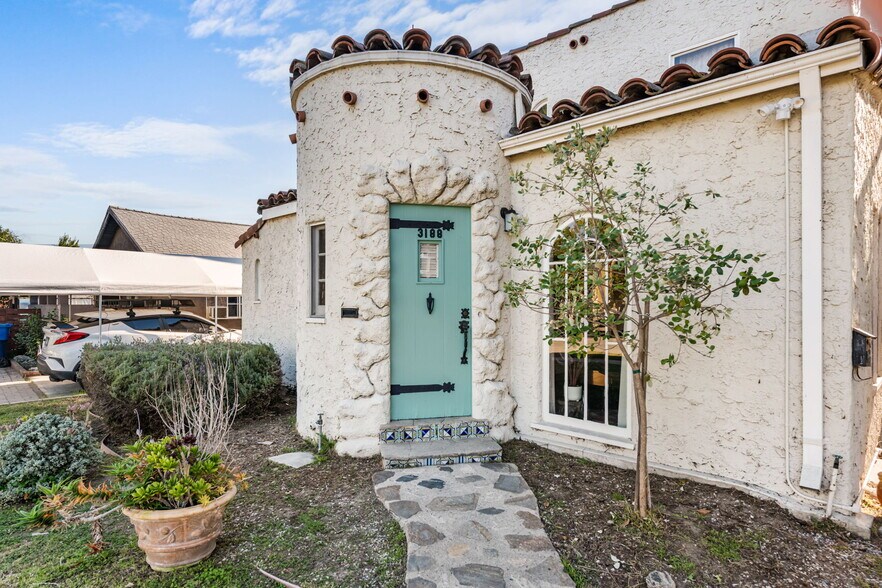 Building Photo - 3188 Atwater Ave