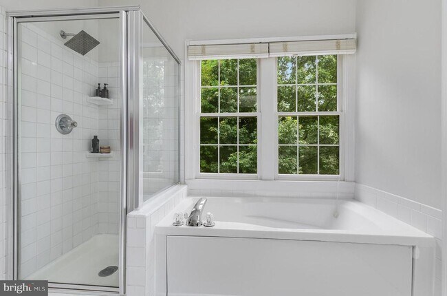 Building Photo - 11426 Summer House Ct
