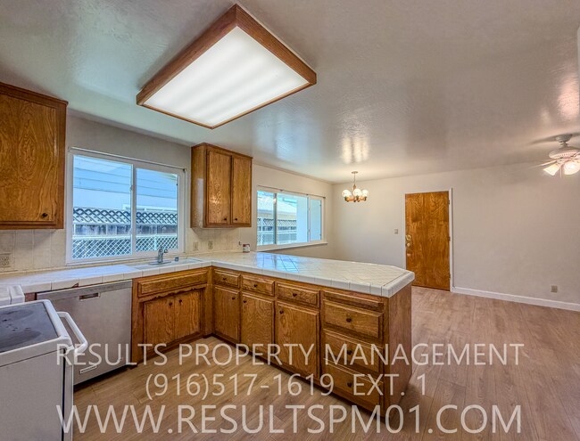 Building Photo - Nice Citrus Heights 4 Bedroom Home