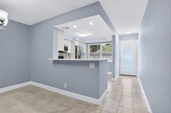 Building Photo - 2003 Granada Dr