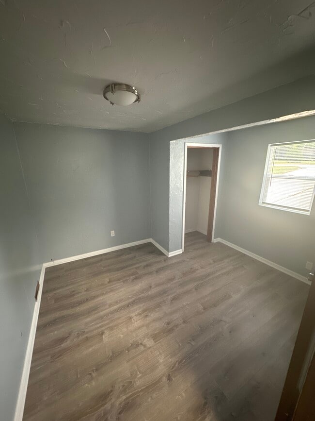 Building Photo - 2814 Greenbush St