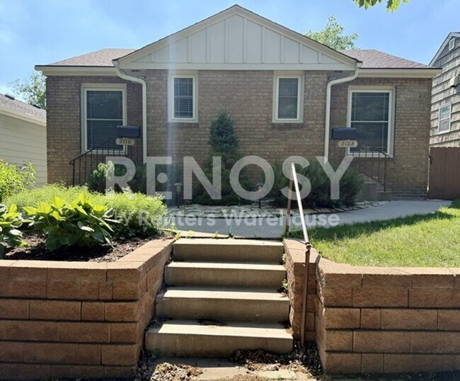 Building Photo - 2108 Grand Ave S
