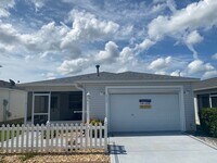 Building Photo - Beautiful 2 + 2 Villa, Turnkey ANNUAL Leas...