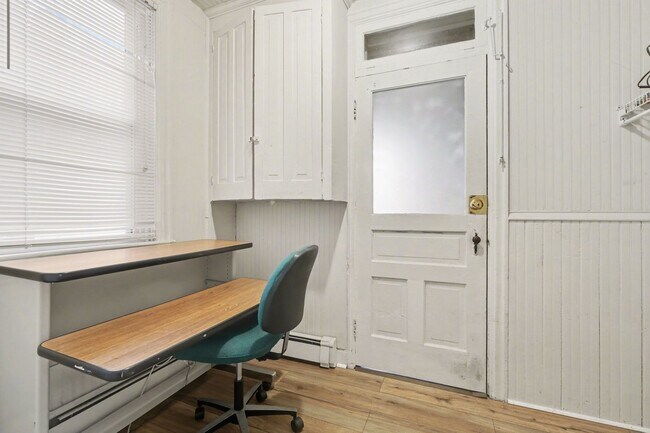 Building Photo - One bed, partially furnished, all utilities included