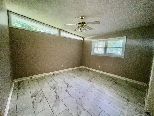 Building Photo - 3202 Cluny Dr