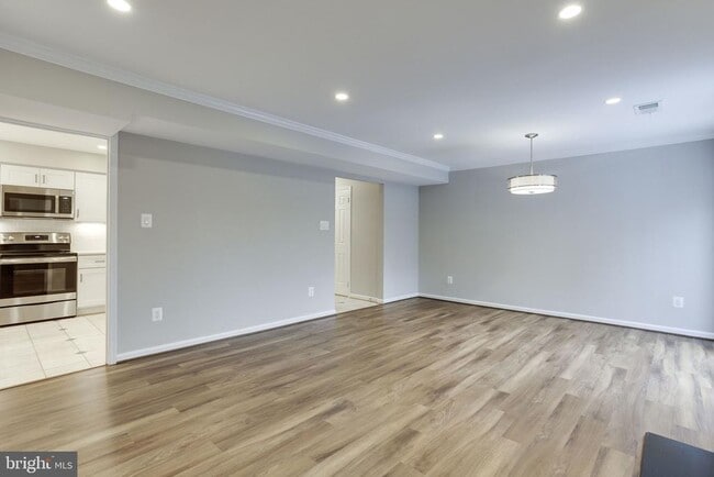 Building Photo - 2313 McGregor Ct