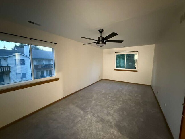 Building Photo - 320 Newport Ln