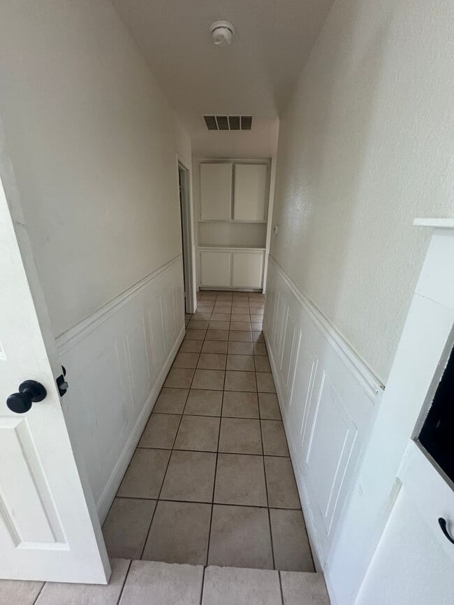 Building Photo - 115 Cain Dr