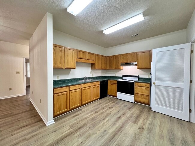 Building Photo - Condo Living in Beaver Creek!