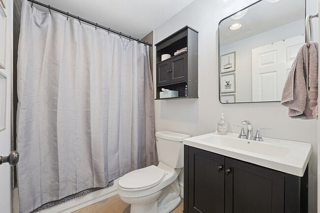 Building Photo - 48 Calumet St