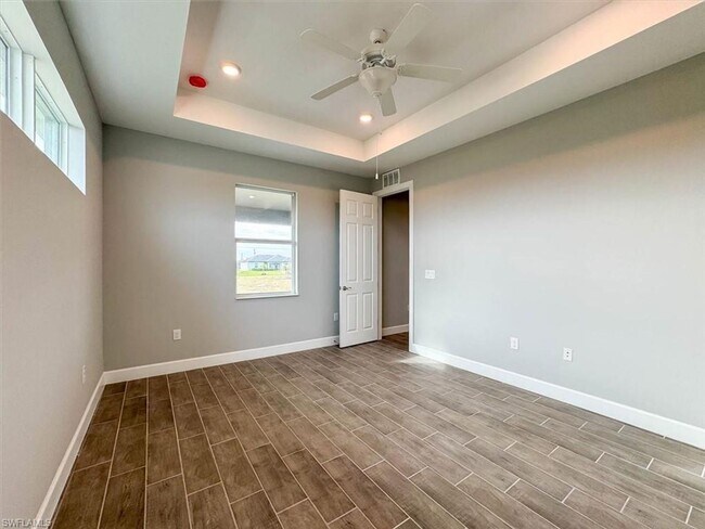 Building Photo - 229 SW 14th Pl