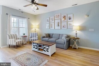 Building Photo - 34670 Villa Cir