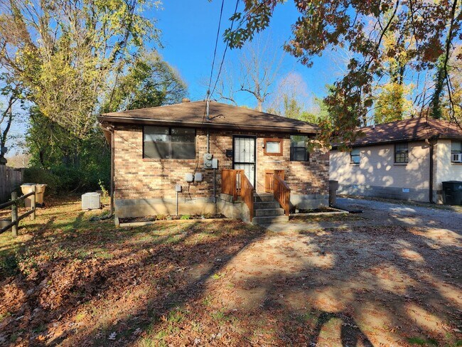 Building Photo - 2BR/1BA in Fantastic East Nashville Location!
