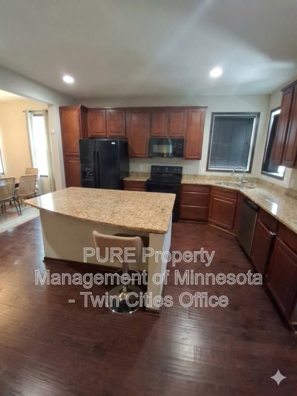 Building Photo - 1704 Basswood Ct