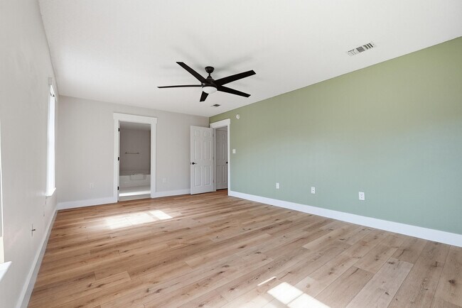 Building Photo - 4881 Traxx St
