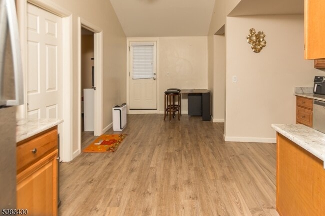 Building Photo - 214 Woodcliff Ave
