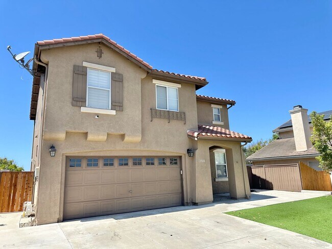 Building Photo - 1508 Robles Dr