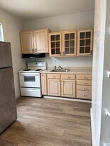 Building Photo - 208 1st St NW