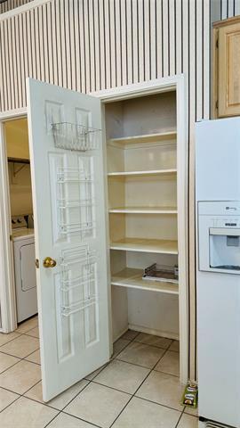 Building Photo - 6921 Barbican Dr