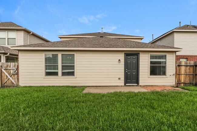 Building Photo - 15322 Key Crest Ln