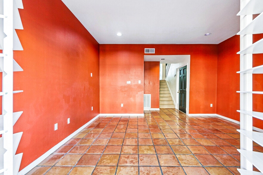 Building Photo - 8654 Pontchartrain Blvd