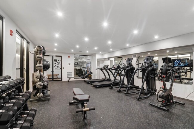 Building Photo - 328 Pacific Ave