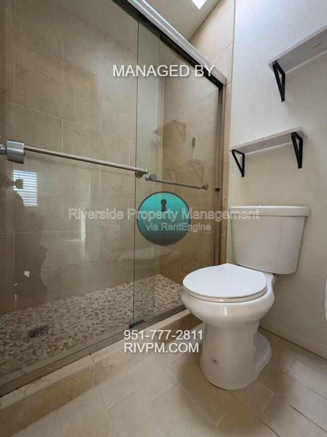 Building Photo - 9505 Arlington Ave