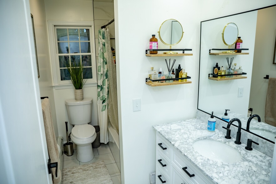 Building Photo - 11 Cozy Glen Ct