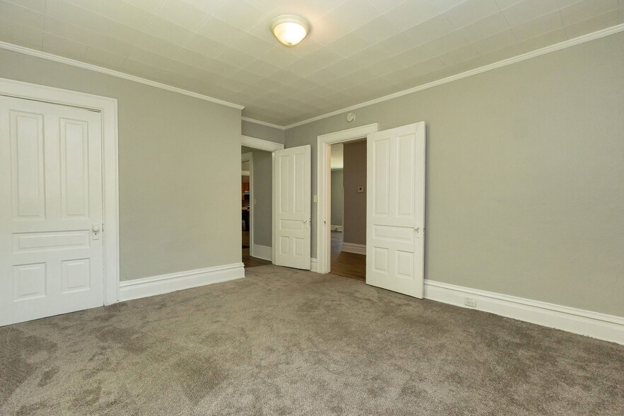 Building Photo - 4028 Highland Ave