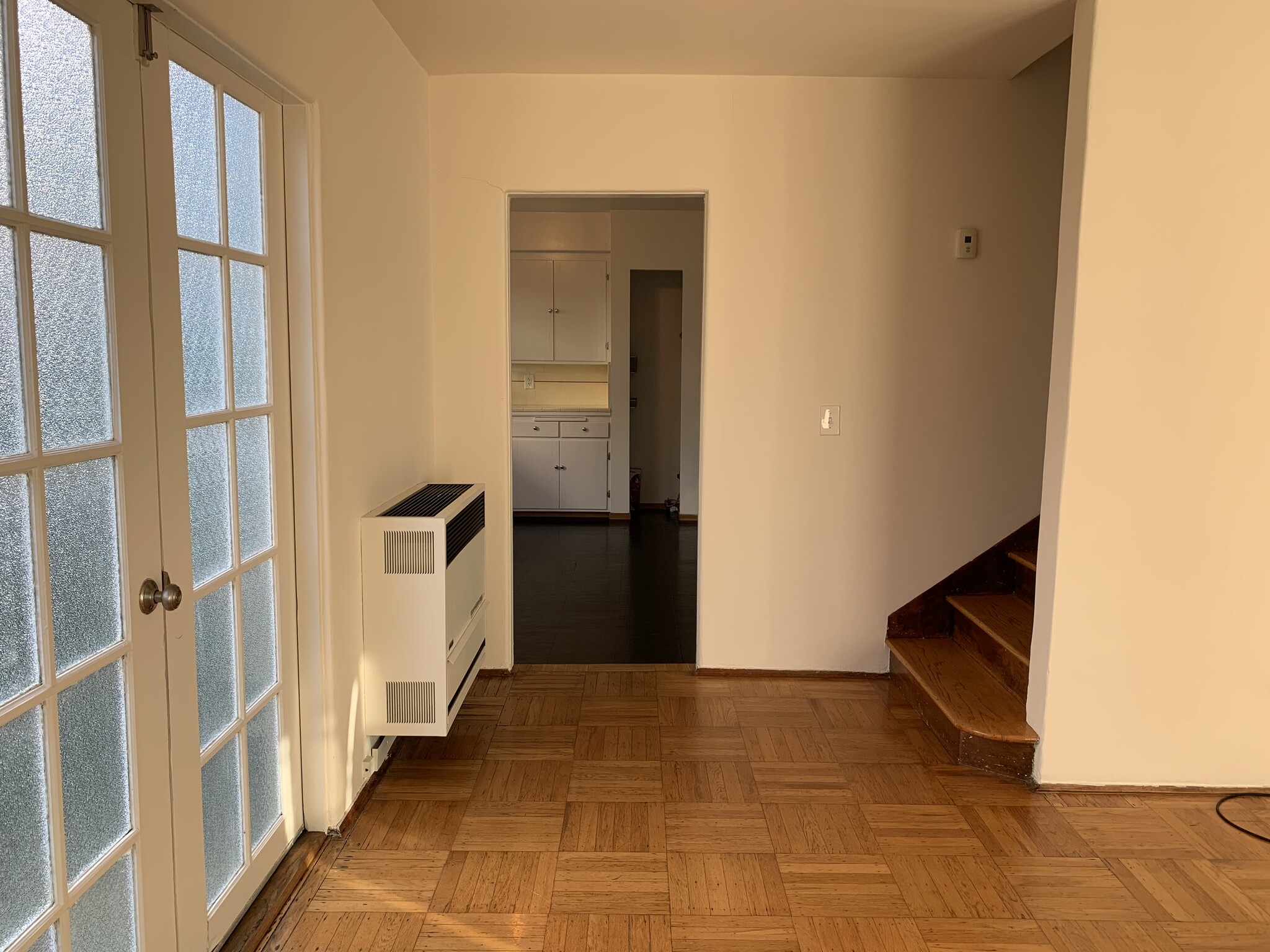 Living room (leading to kitchen and upstairs) - 1903 Sacramento St