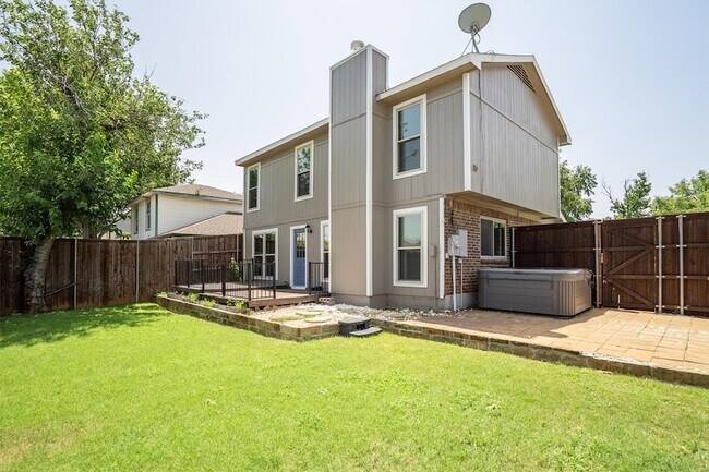 Building Photo - 1524 Briarcrest Dr