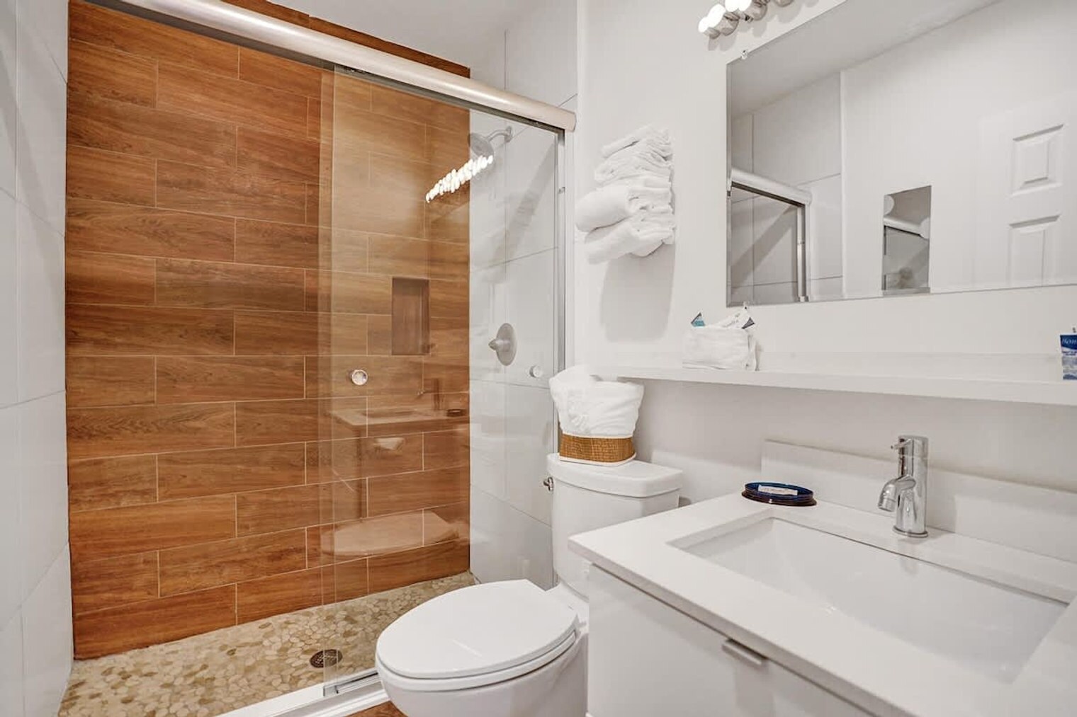 Building Photo - 3215 NE 7th St